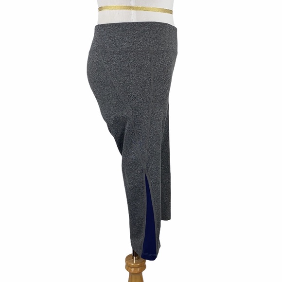 The North Face Pulse Gray Cropped Leggings - Picture 4 of 16